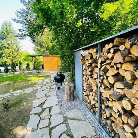 Glamping Paradise With Wellness Casa vacanze Dolni Brezany