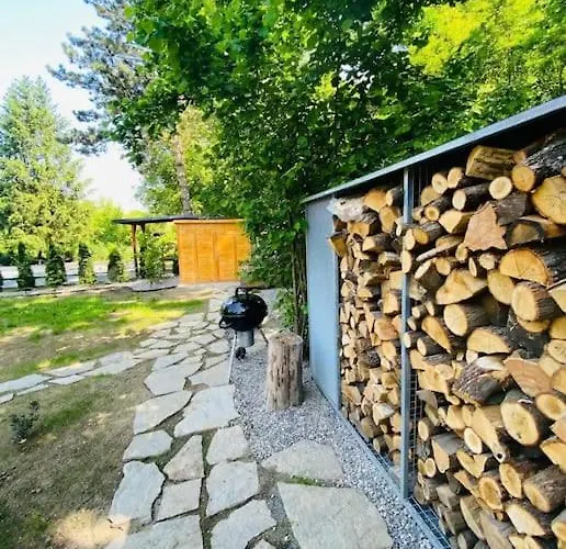 Glamping Paradise With Wellness Дом отдыха Dolni Brezany